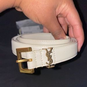 Women’s Cream ysl belt with gold hardware size 90 (L/XL) comes with org dustbag